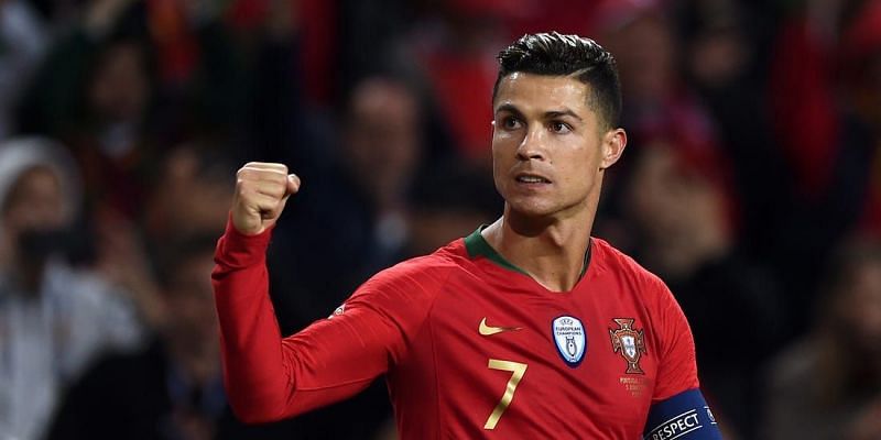 Cristiano Ronaldo dẫn đầu với mức thu nhập khủng