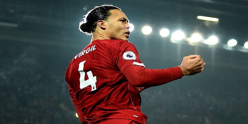 Virgil van Dijk được đánh giá là hậu vệ hay nhất năm vừa rồi